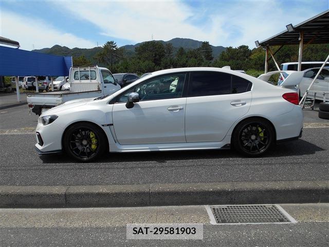 Subaru WRX STI 2017-08 8372535-3