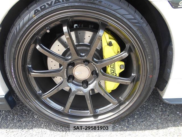 Subaru WRX STI 2017-08 8372535-4
