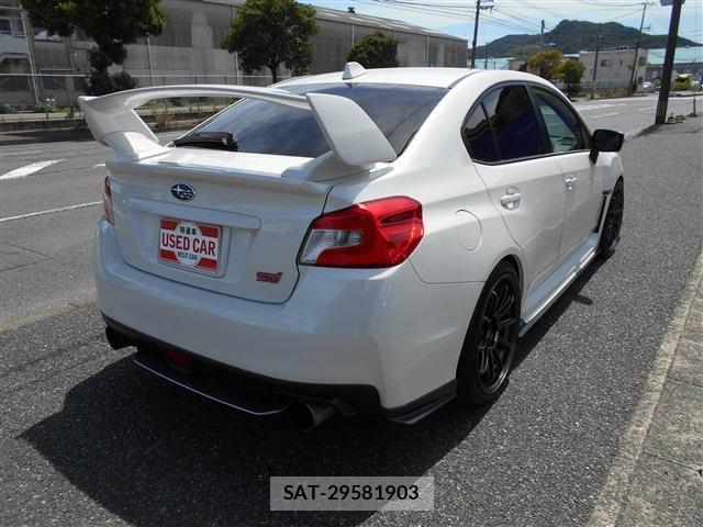 Subaru WRX STI 2017-08 8372535-8