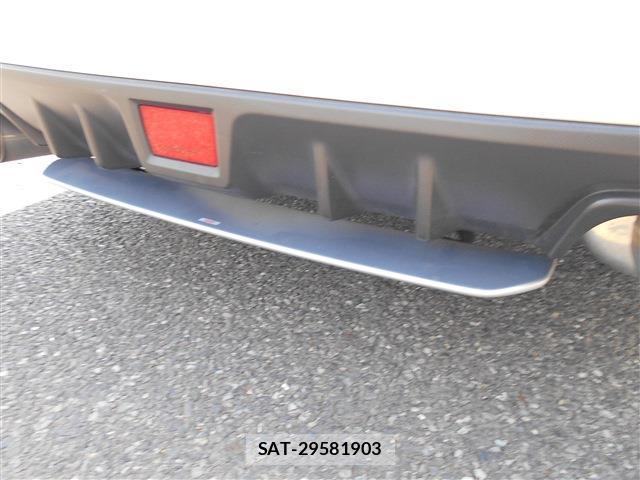 Subaru WRX STI 2017-08 8372535-9