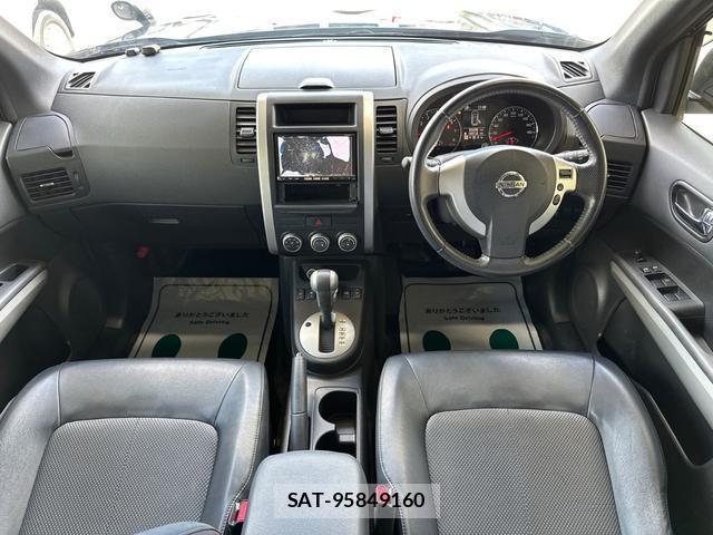 Nissan X-TRAIL 2013-07 8372582-1