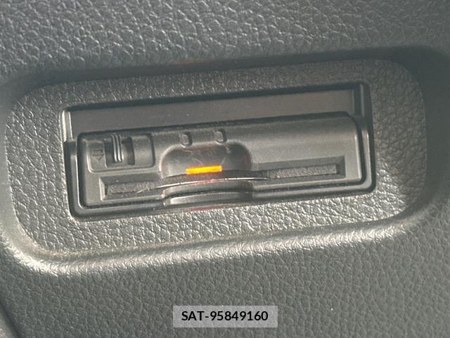 Nissan X-TRAIL 2013-07 8372582-2