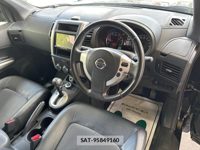 Nissan X-TRAIL 2013-07 8372582-7
