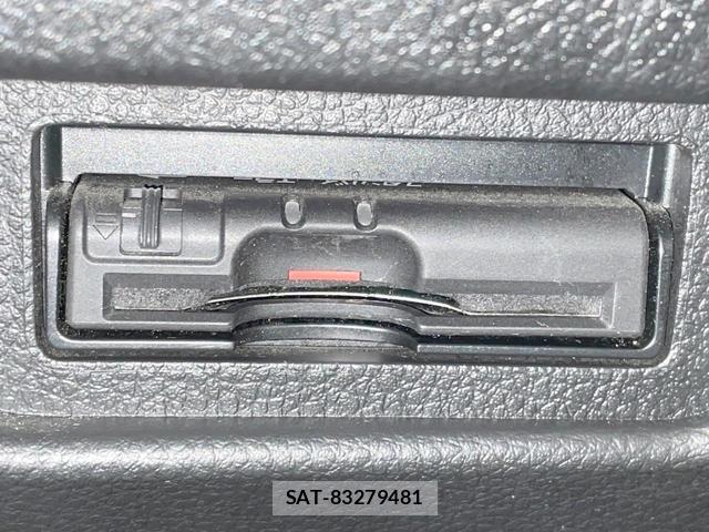 Nissan X-TRAIL 2013-11 8373627-6