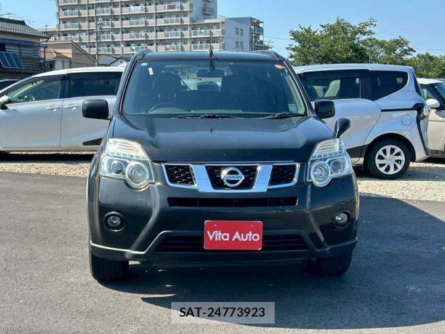 Nissan X-TRAIL 2013-10 8373775-11