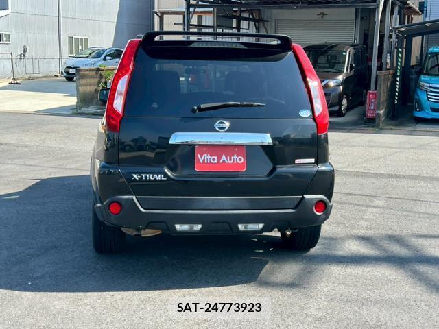 Nissan X-TRAIL 2013-10 8373775-12