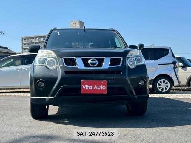 Nissan X-TRAIL 2013-10 8373775-17