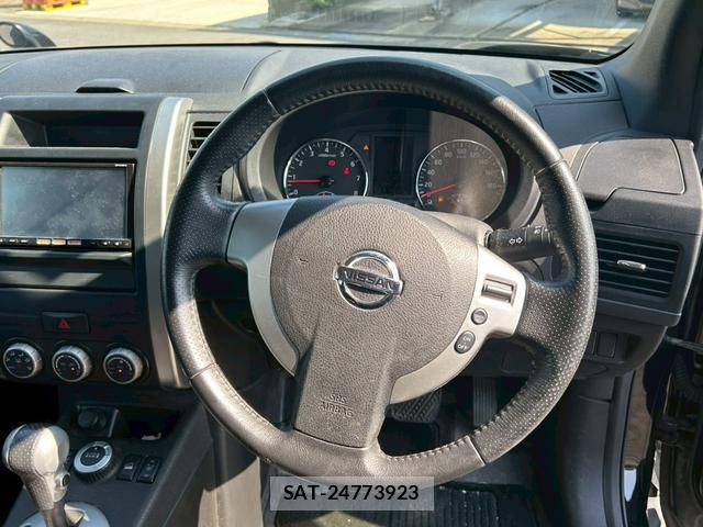 Nissan X-TRAIL 2013-10 8373775-19
