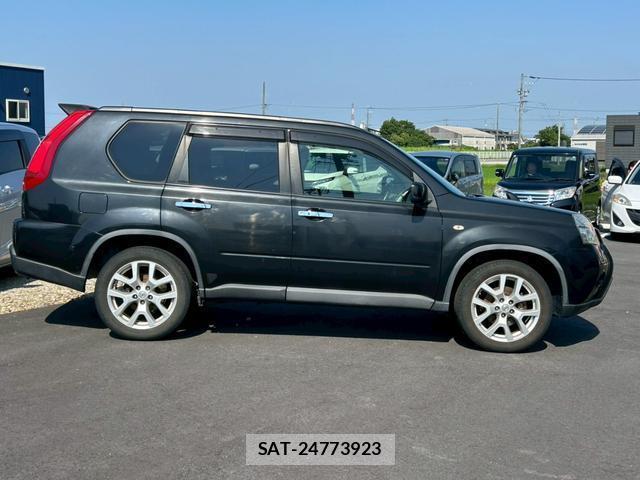 Nissan X-TRAIL 2013-10 8373775-2