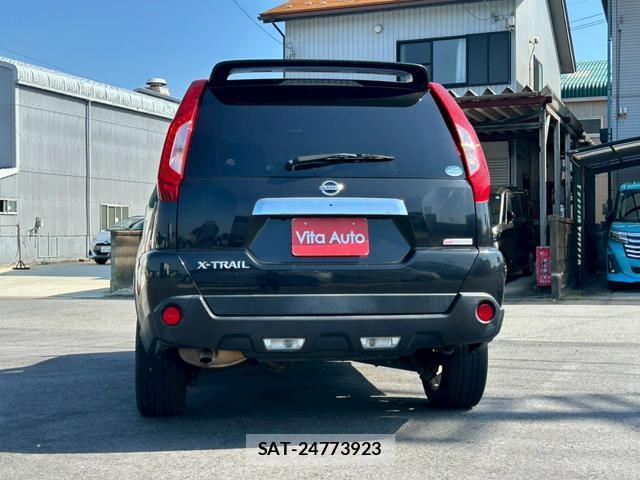 Nissan X-TRAIL 2013-10 8373775-3