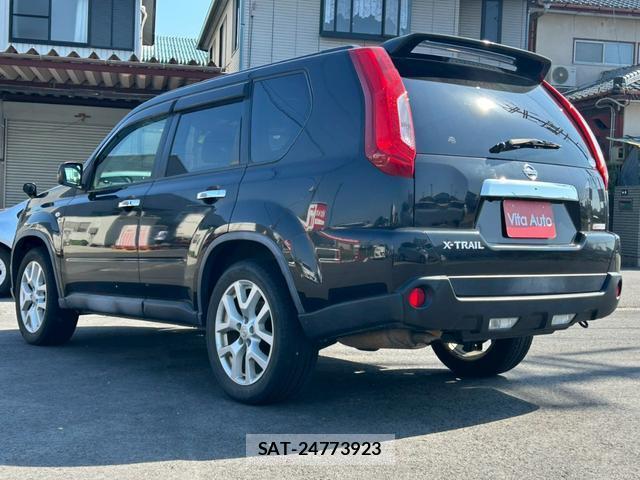 Nissan X-TRAIL 2013-10 8373775-4
