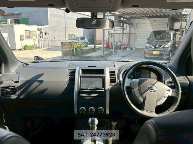 Nissan X-TRAIL 2013-10 8373775-8