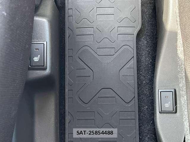 Suzuki X BEE 2020-10 8373638-11