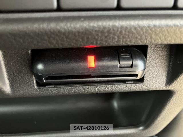 Suzuki X BEE 2019-10 8374245-15