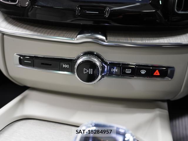 Volvo XC60 2022-08 8373054-10