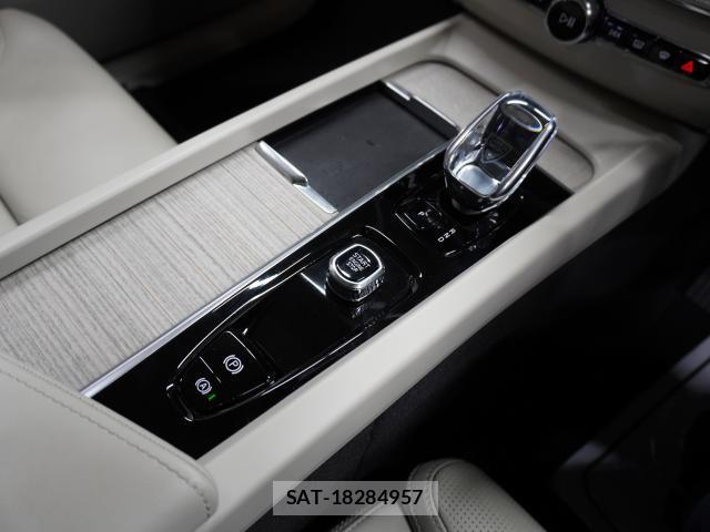 Volvo XC60 2022-08 8373054-11