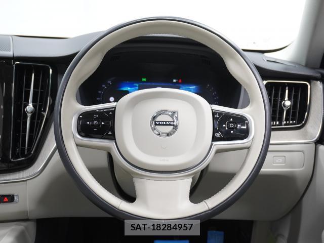 Volvo XC60 2022-08 8373054-3