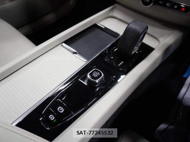 Volvo XC60 2021-12 8373055-9