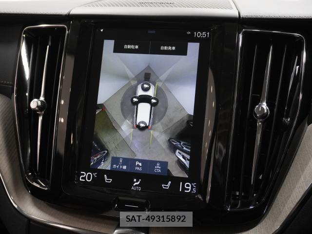 Volvo XC60 2019-08 8373057-4