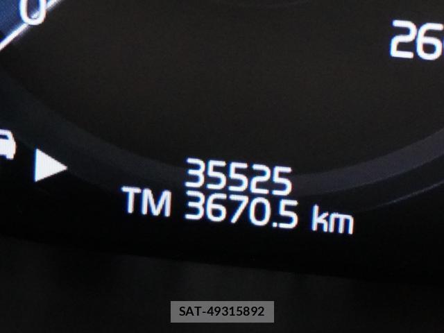 Volvo XC60 2019-08 8373057-9