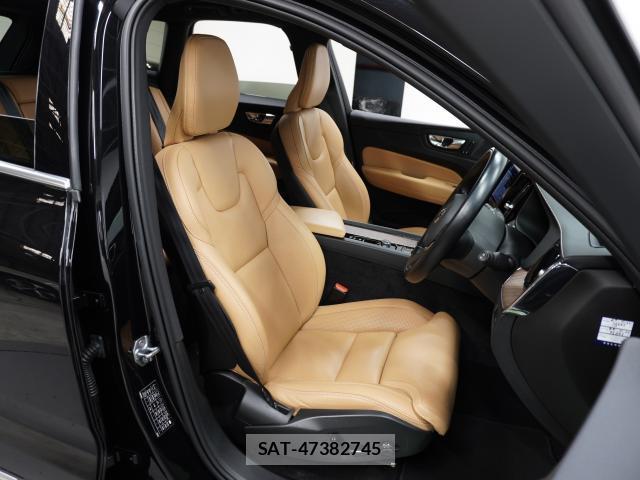 Volvo XC60 2021-10 8373058-12