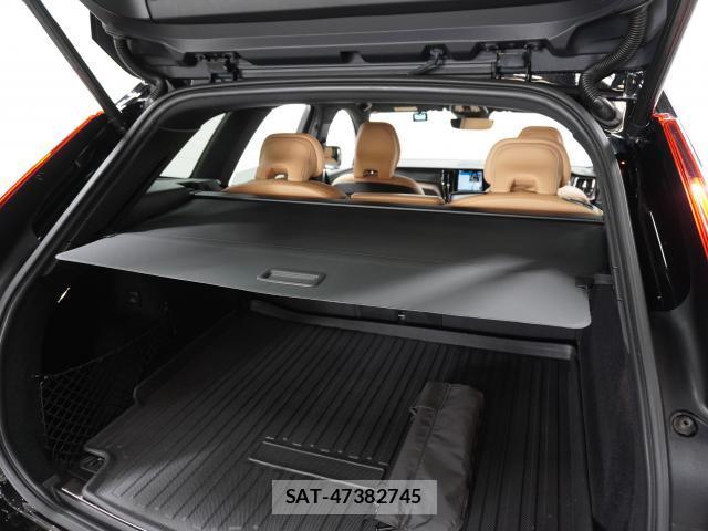 Volvo XC60 2021-10 8373058-15