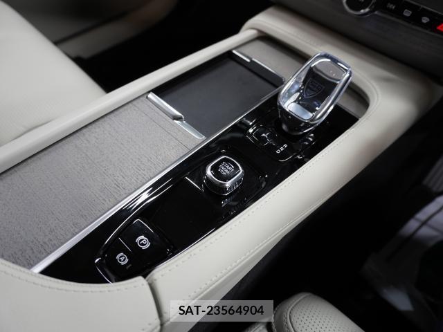 Volvo XC90 2025-03 8373056-10