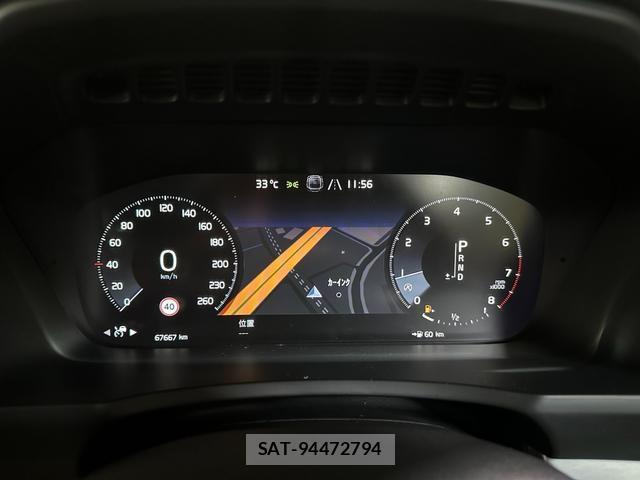 Volvo XC90 2017-01 8373760-11