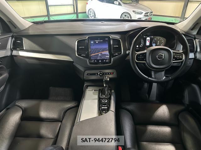 Volvo XC90 2017-01 8373760-2