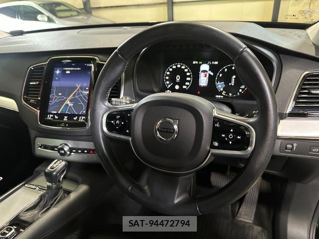Volvo XC90 2017-01 8373760-8