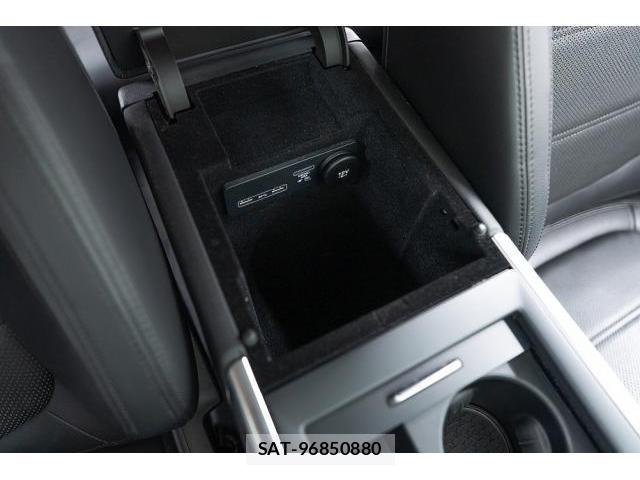 Jaguar XE 2019-11 8373460-19