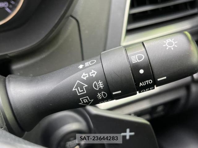 Subaru XV 2017-08 8374198-15