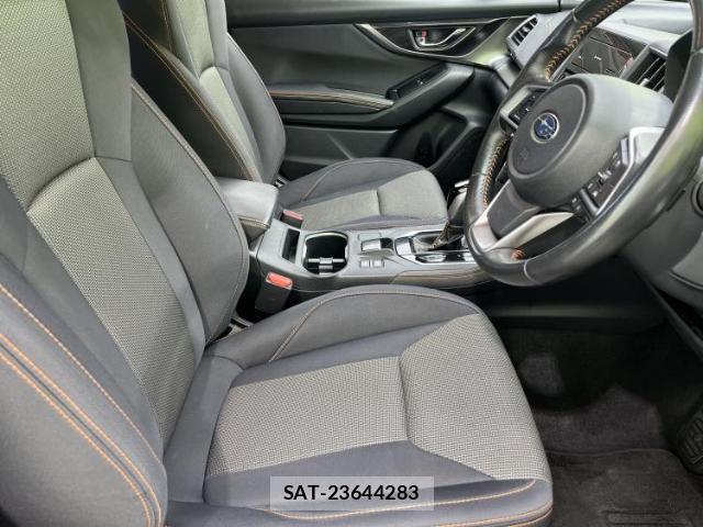 Subaru XV 2017-08 8374198-3