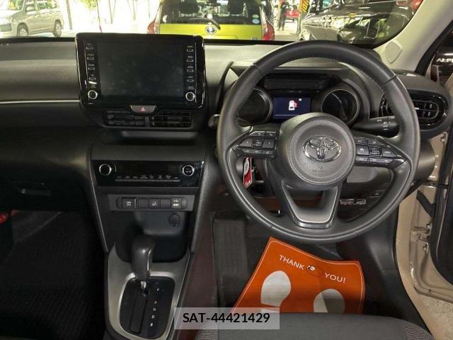 Toyota YARIS CROSS 2022-08 8373065-2