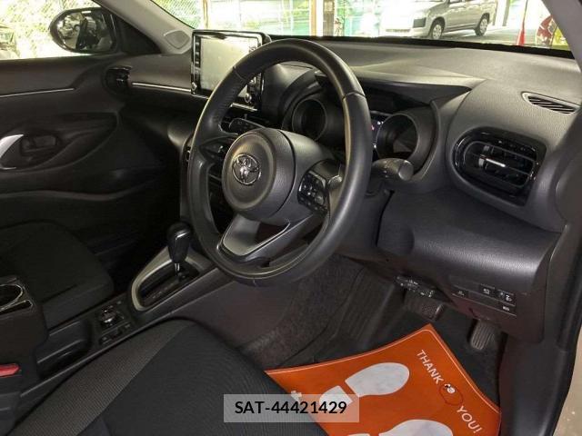 Toyota YARIS CROSS 2022-08 8373065-6