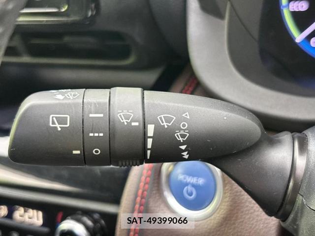 Toyota YARIS CROSS 2021-05 8373348-16