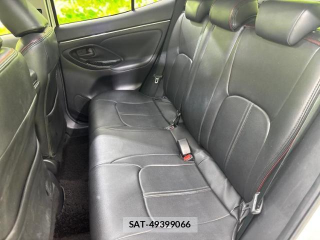 Toyota YARIS CROSS 2021-05 8373348-7