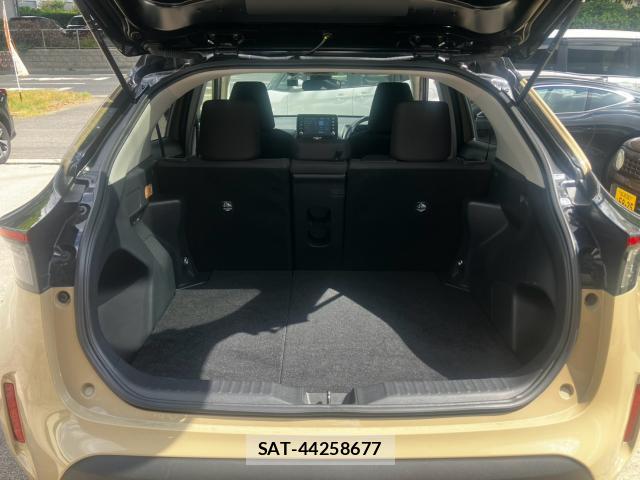 Toyota YARIS CROSS 2021-12 8373732-14