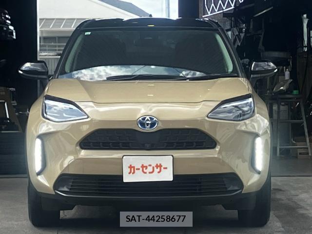 Toyota YARIS CROSS 2021-12 8373732-15