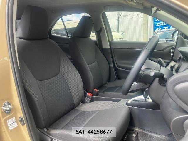 Toyota YARIS CROSS 2021-12 8373732-3