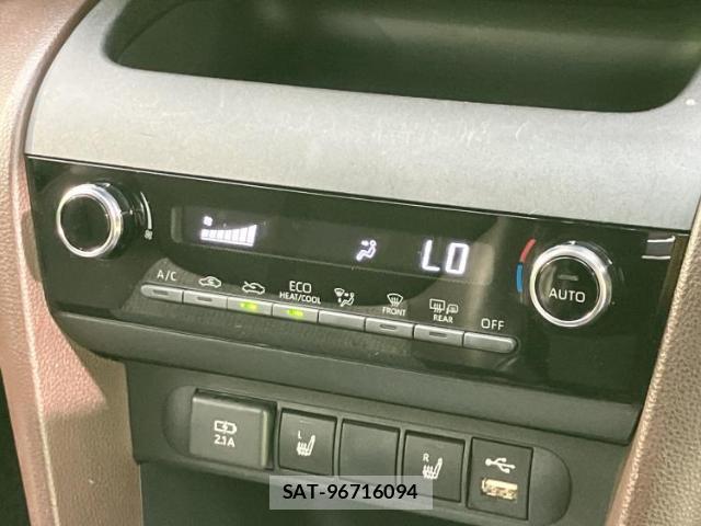 Toyota YARIS CROSS 2021-06 8374159-11
