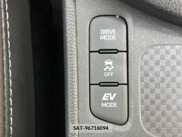 Toyota YARIS CROSS 2021-06 8374159-14
