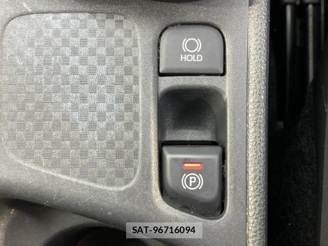 Toyota YARIS CROSS 2021-06 8374159-15