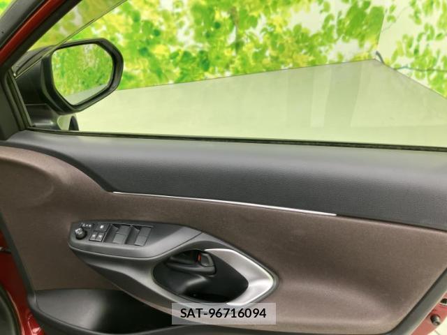 Toyota YARIS CROSS 2021-06 8374159-16