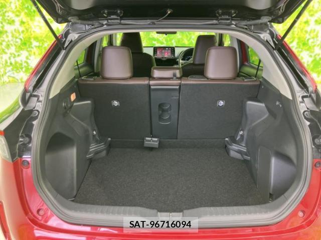 Toyota YARIS CROSS 2021-06 8374159-7