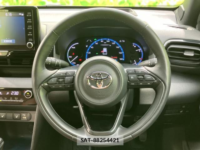 Toyota YARIS CROSS 2023-06 8374236-13
