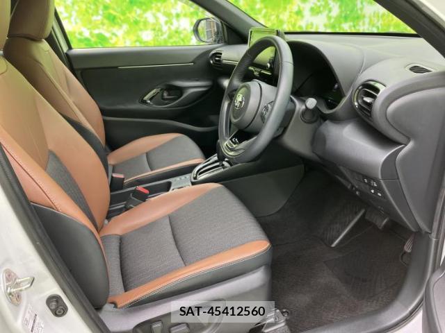 Toyota YARIS CROSS 2023-07 8374273-3