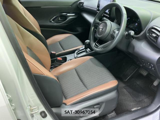 Toyota YARIS CROSS 2023-06 8374321-3
