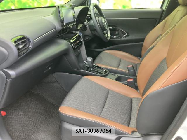 Toyota YARIS CROSS 2023-06 8374321-5