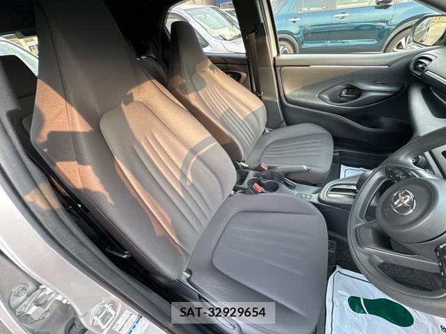 Toyota YARIS 2021-07 8372571-10